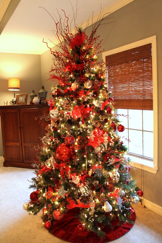 deco mesh tree and pick topper Holiday decor, Christmas tree toppers, Christmas tours