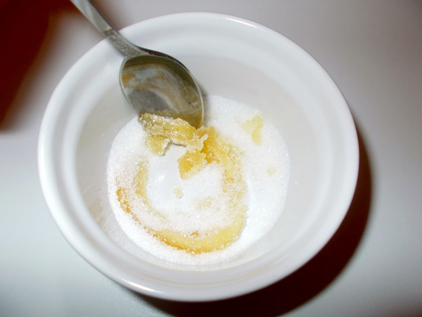 Head Full of Flowers DIY Vanilla Lip Scrub