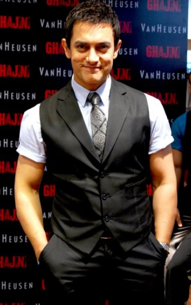 celebrity Gossip: Aamir Khan Dressing Style