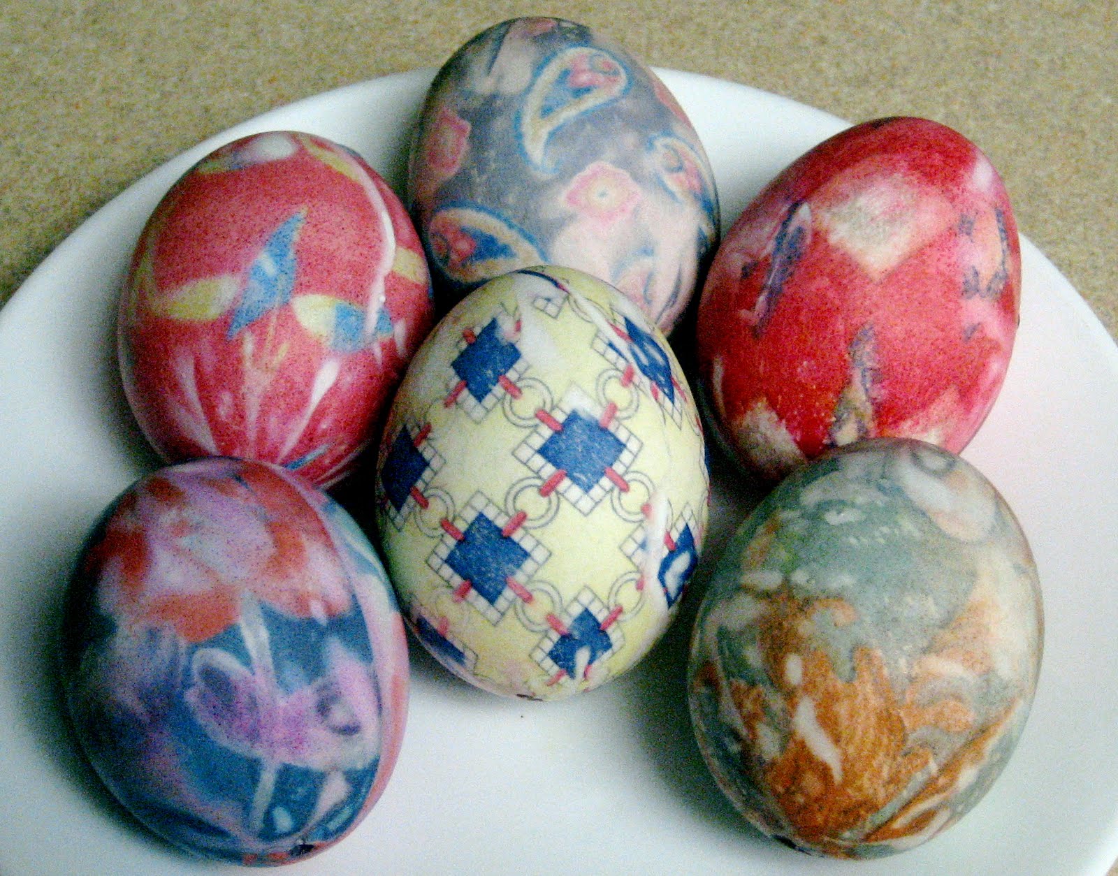 Jany Claire Easter eggs dyed with silk ties