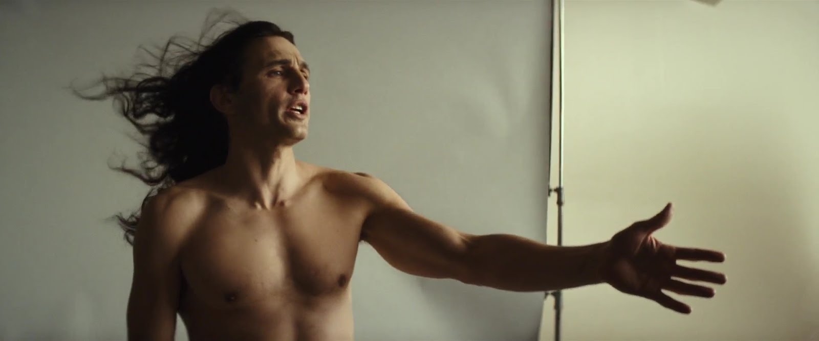 James Franco Mostra Il Sedere.