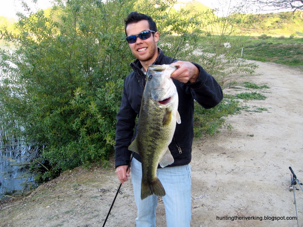 Fisherman's Retreat Bass Fishing Blast in Redlands Hunting the River King