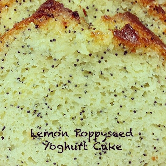 Life can be simple Lemon Poppyseed Yoghurt Cake