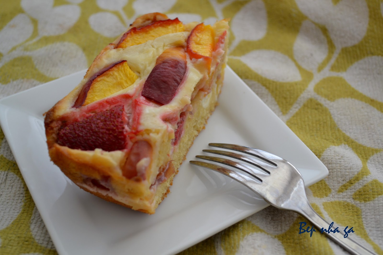 Bếp Nhà Gà Bánh Trái Cây Phô Mai (Fruits Tray Bake With CheeseCake Ripple)