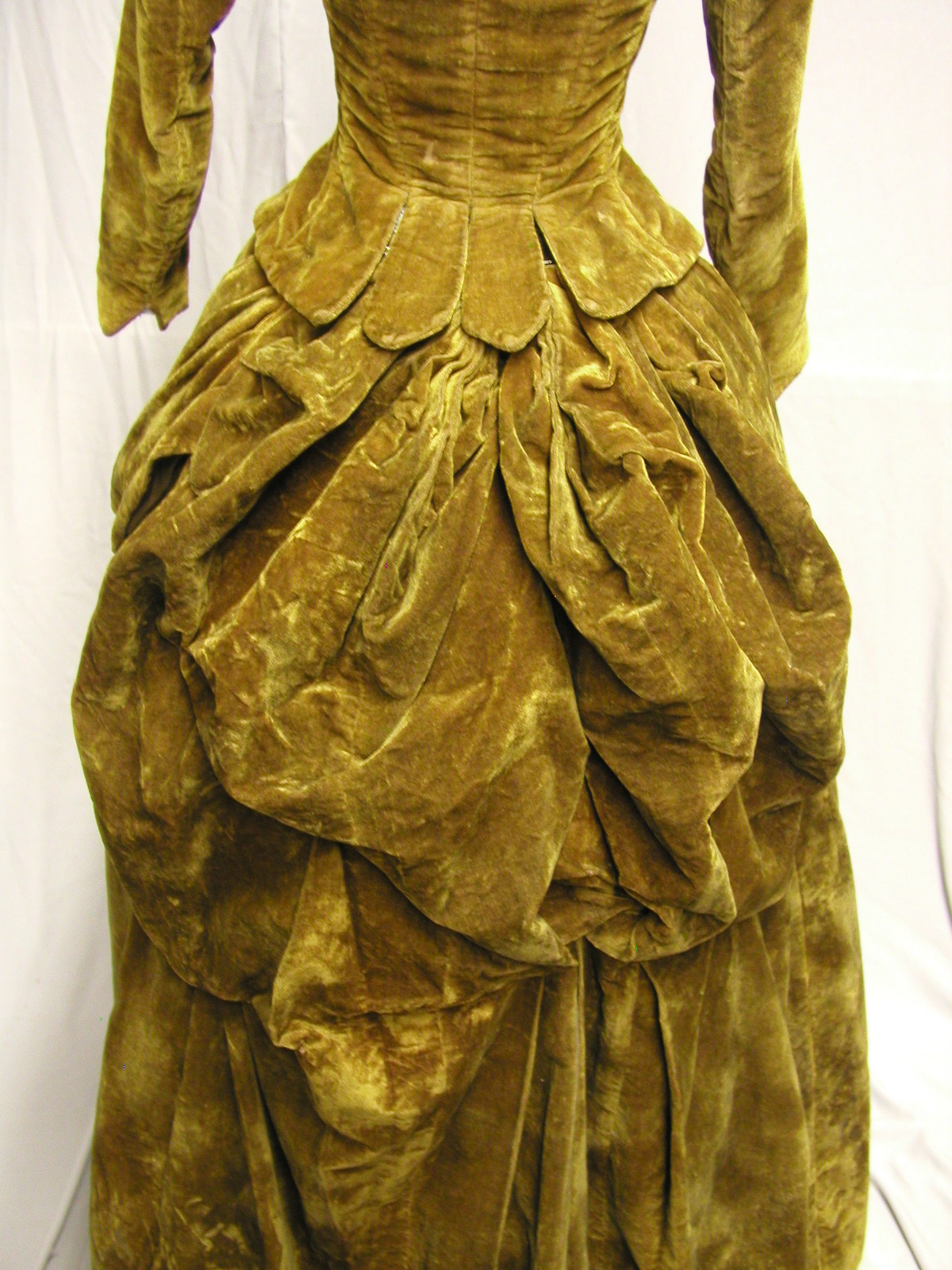 All The Pretty Dresses: Velvet Bustle Era Dress