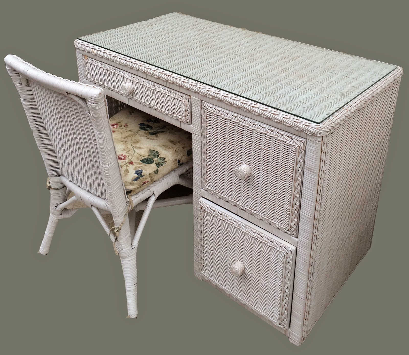 Uhuru Furniture Collectibles White Wicker Desk W Glass Top