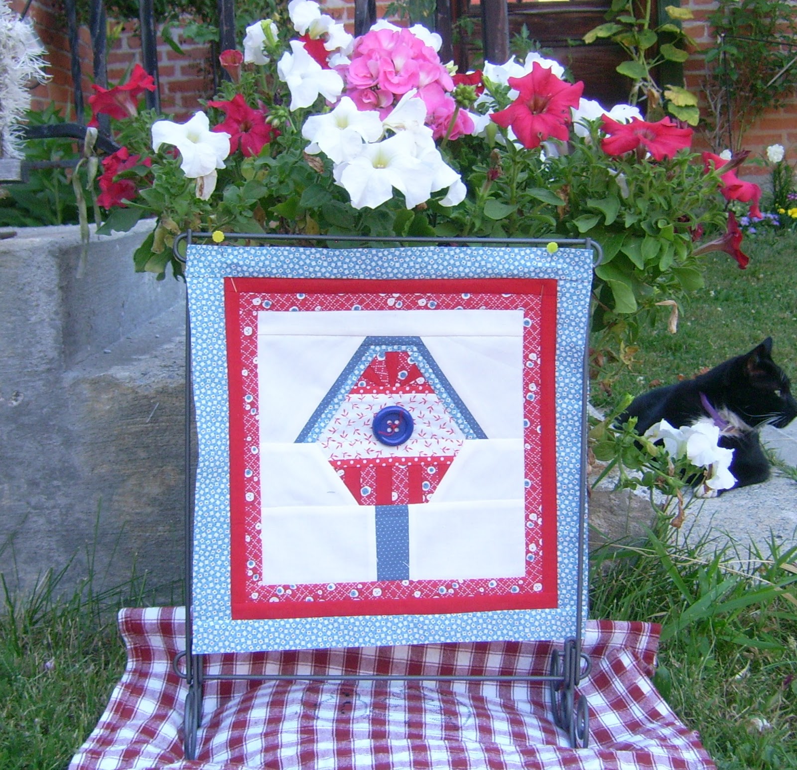 VROOMANS QUILTS: Bird House Block Tutorial1600 x 1547