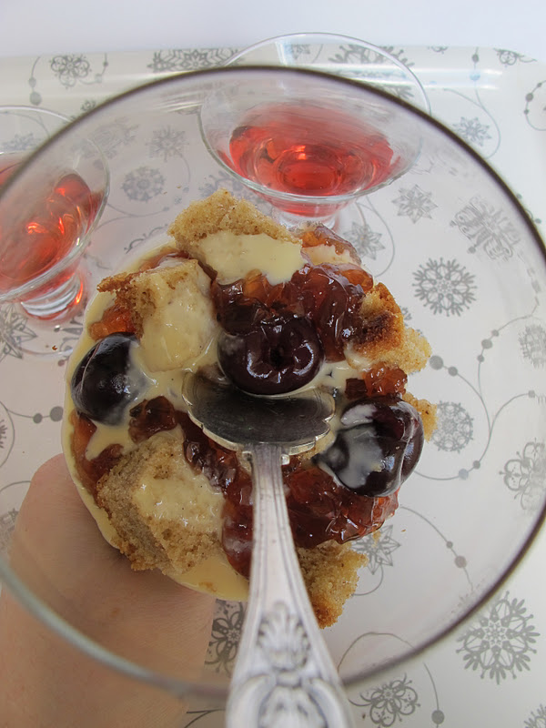 Morsels and Musings christmas trifle