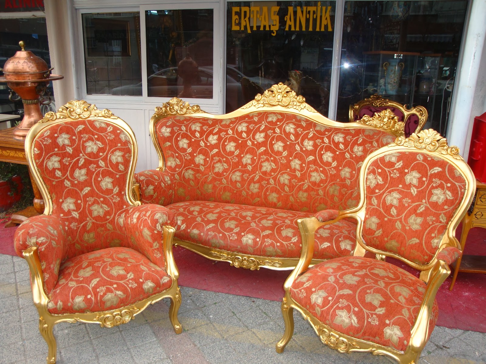 Antika Mobilya Alanlar,Antika Eşya Alanlar