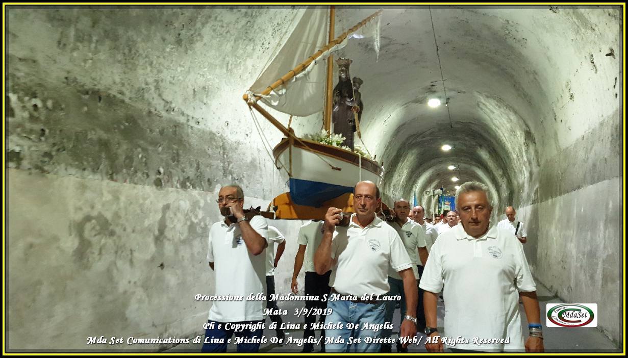 Madonnina del Lauro nelle grotte di Meta