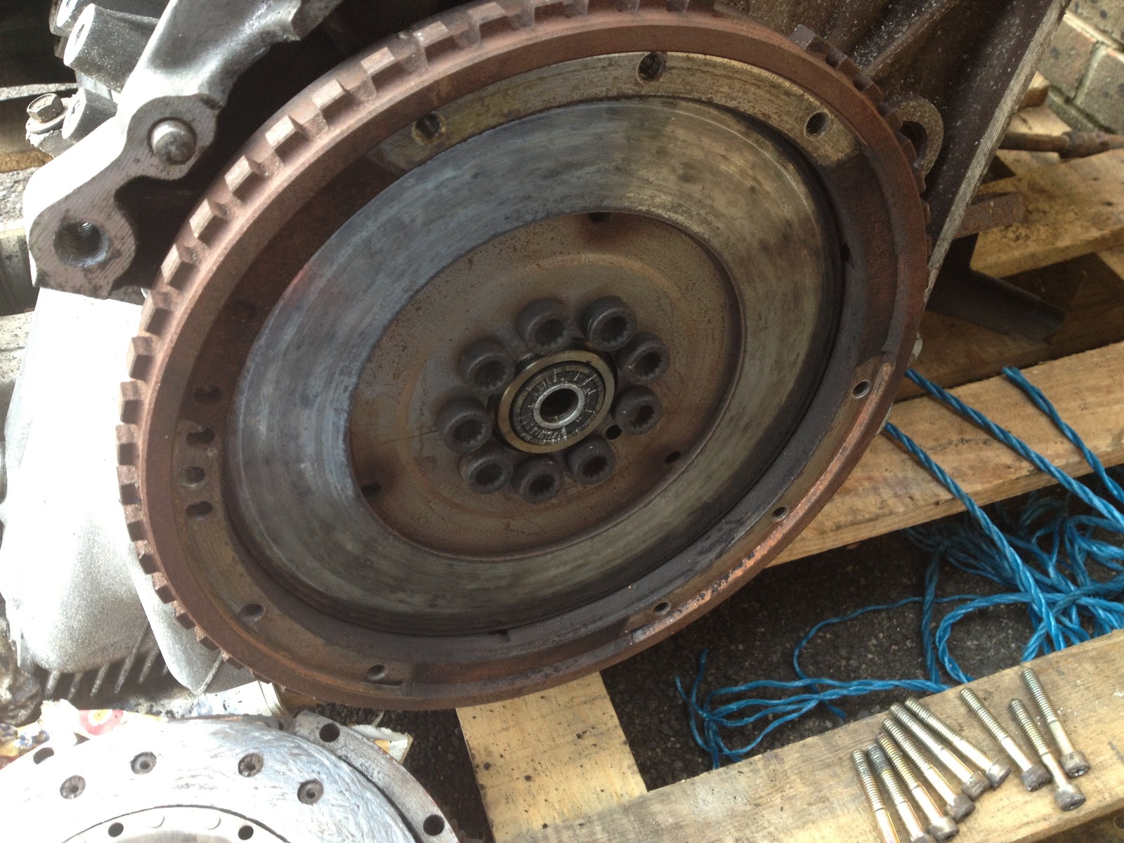 Bellhousing & Clutch fork removal