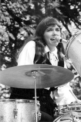 karen+carpenter+playing+drums.JPG