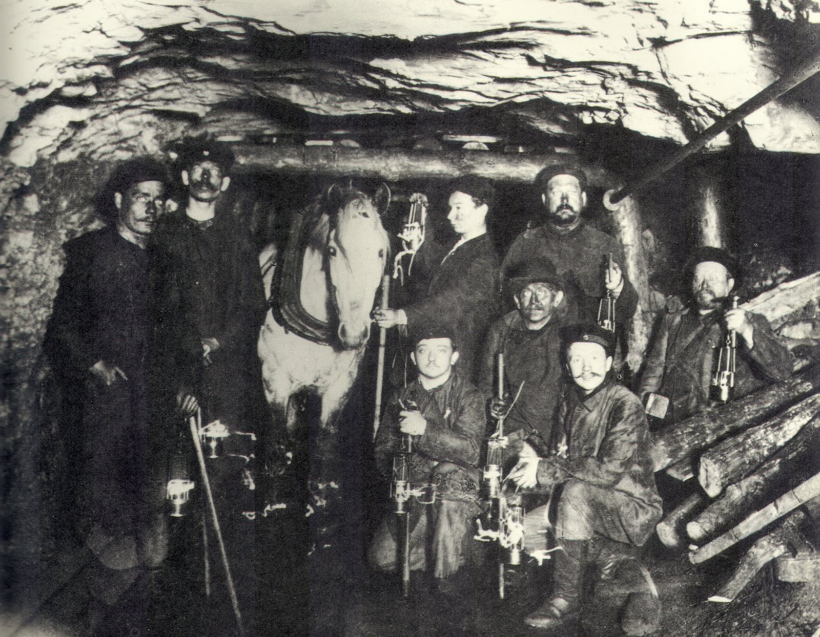 Buttonmonger The Family Budget of an Irish Coal Mining