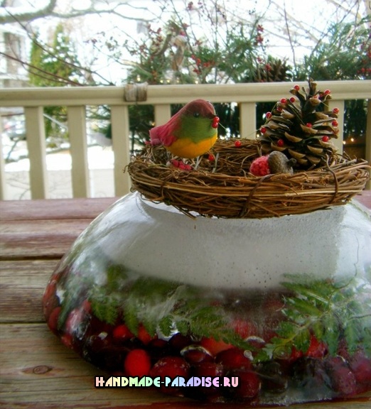 Ледяная ваза, венок и палочки для зимнего праздничного стола Ледяная ваза, венок и палочки для зимнего праздничного стола