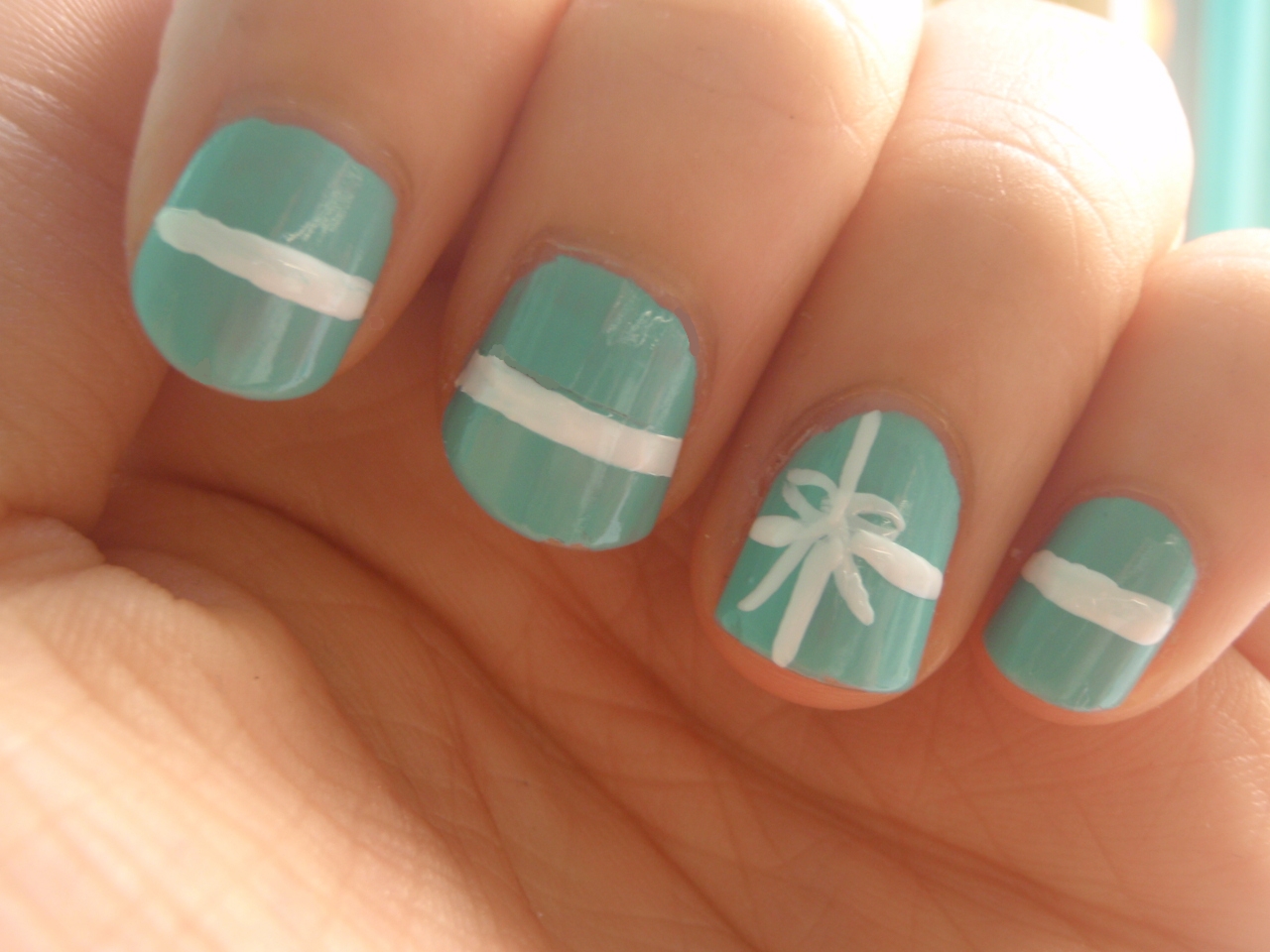 HowTo Tiffany and Co. Nails The Bella Insider