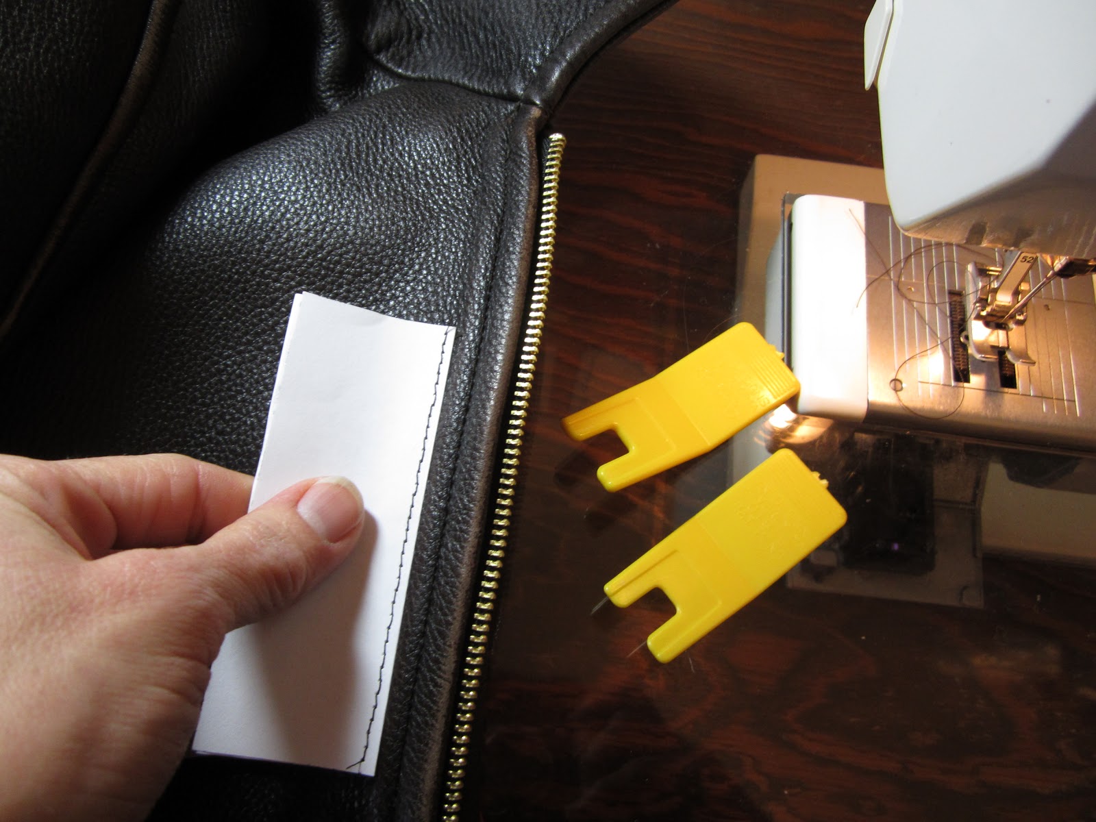 Kay'z Quiltz Zipper Replacement in a Leather Jacket Tutorial