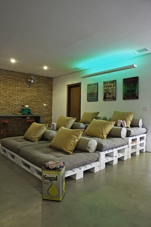 Pallet Couch With Coffee Sack Cushions Pallet Couch With Coffee Sack Cushions