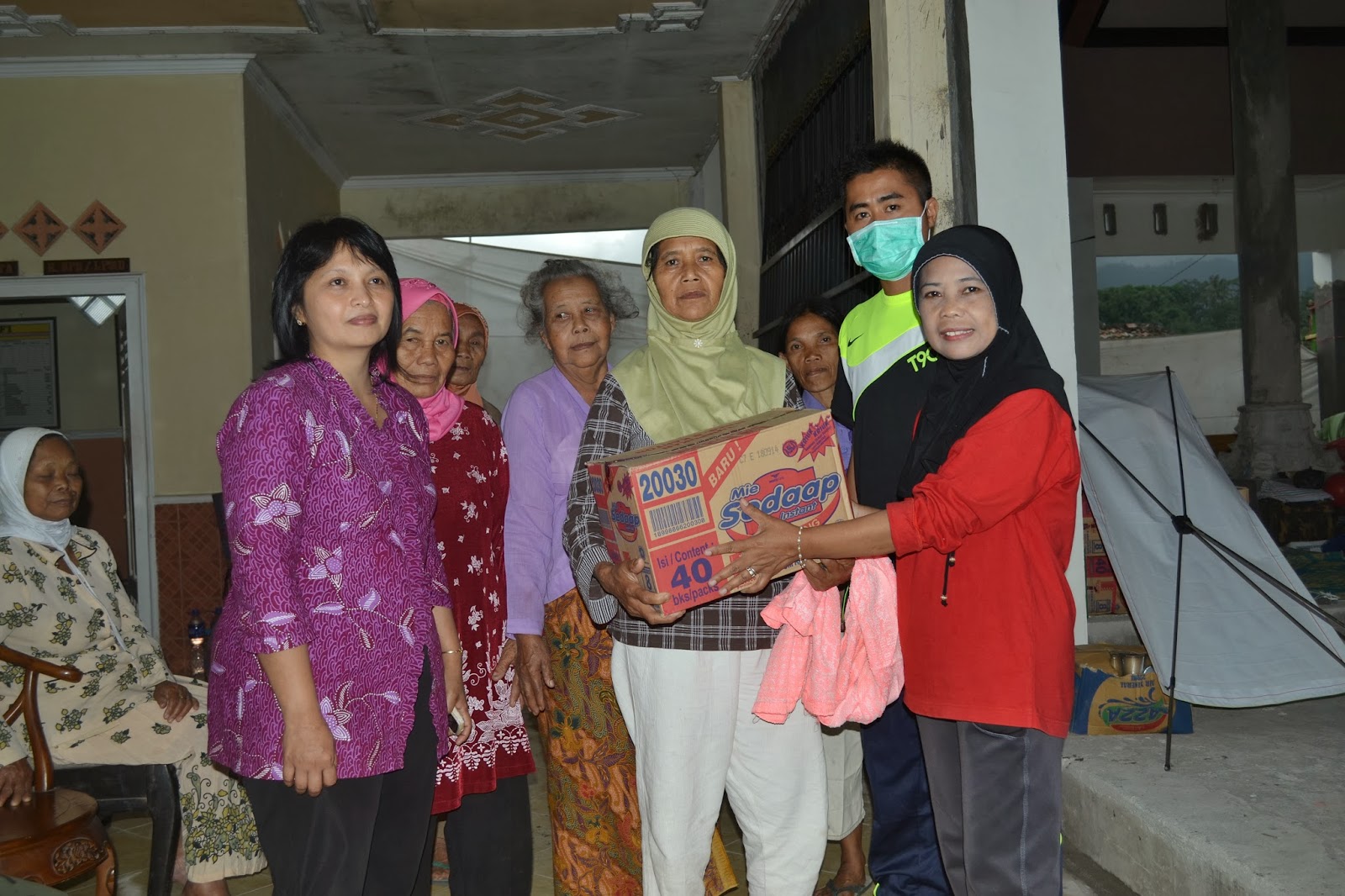 pendistribusian bantuan untuk korban pendistribusian bantuan untuk korban
