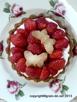 http://salzkorn.blogspot.fr/2011/08/die-kaiserin-tartelettes-mit-mara-des.html