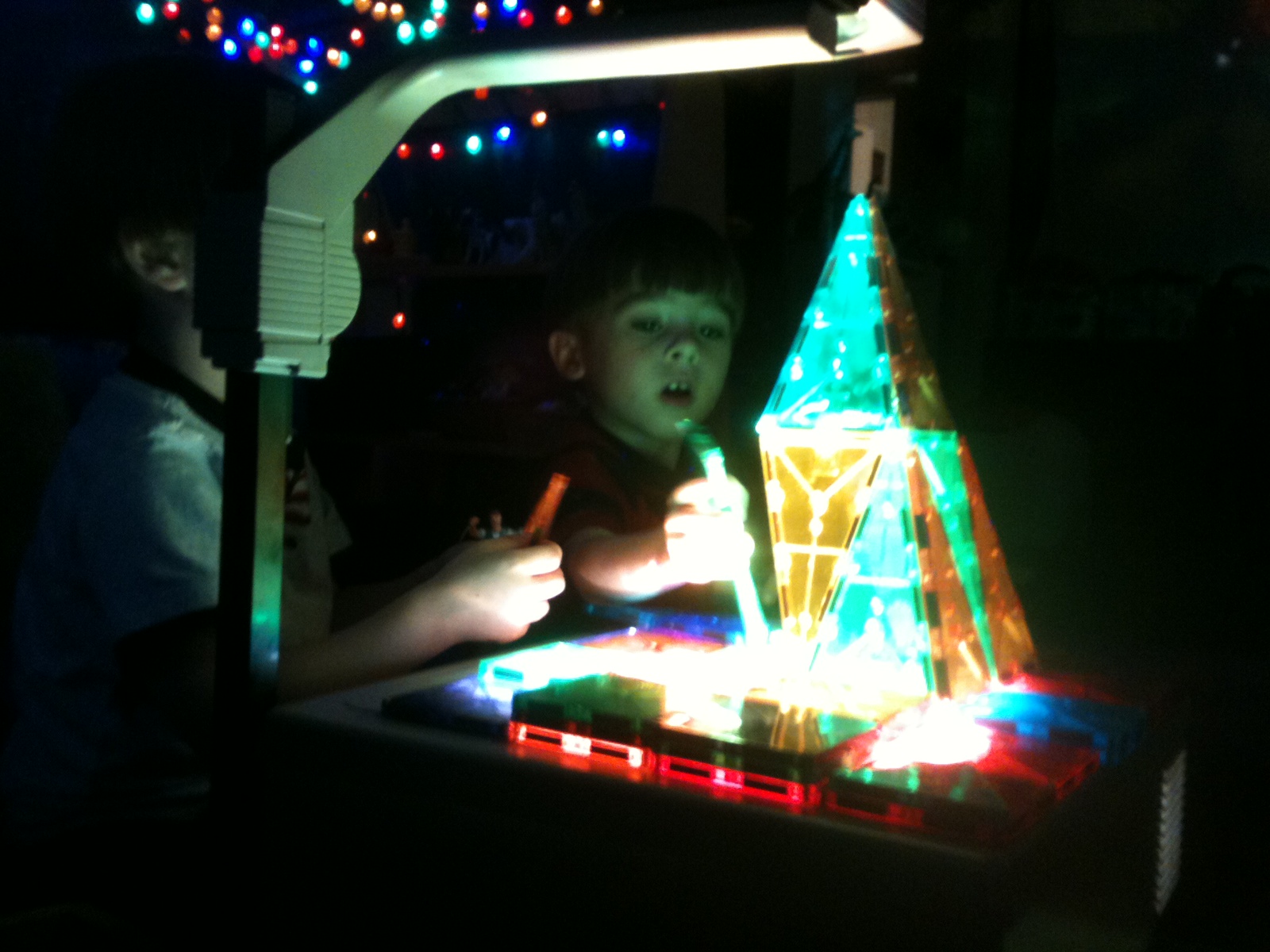 More Overhead Projector Fun Homeschool and Light Tables