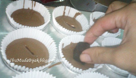 Cara Membuat Kue Silverqueen | resep chocolate silverqueen cupcakes ala bunda ibu muda Cara Membuat Kue Silverqueen | resep chocolate silverqueen cupcakes ala bunda ibu muda