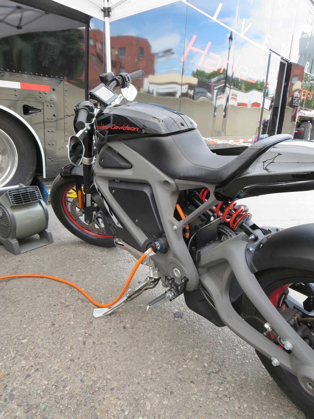 harley davidson livewire charging