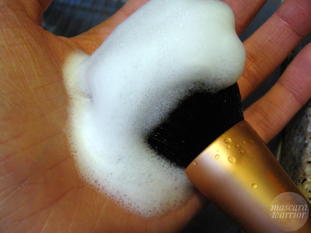 DIY Gentle Foaming Brush Cleanser Mascara Warrior