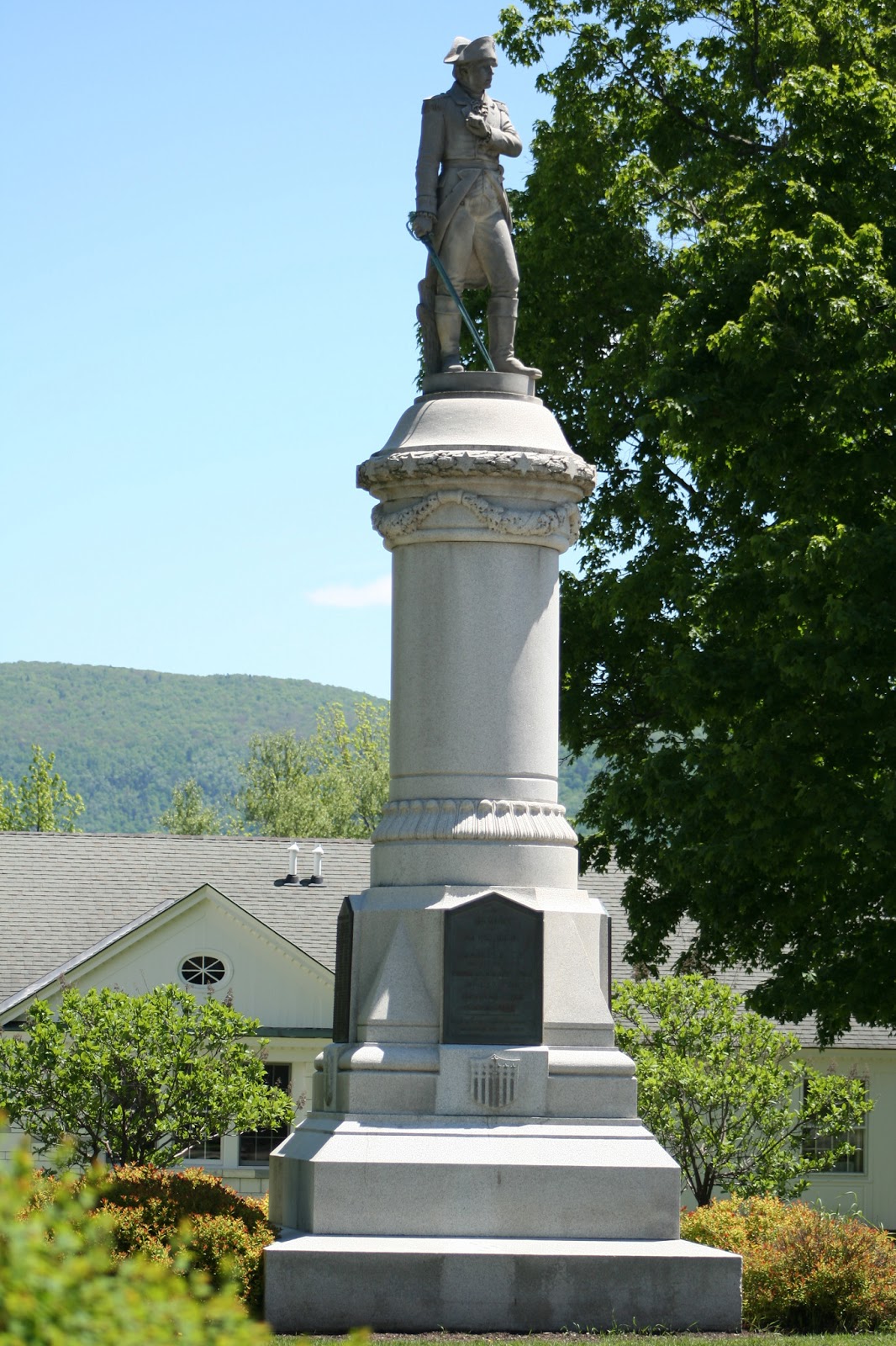 Green Mountain Genealogy Monument Monday War Memorial, Manchester