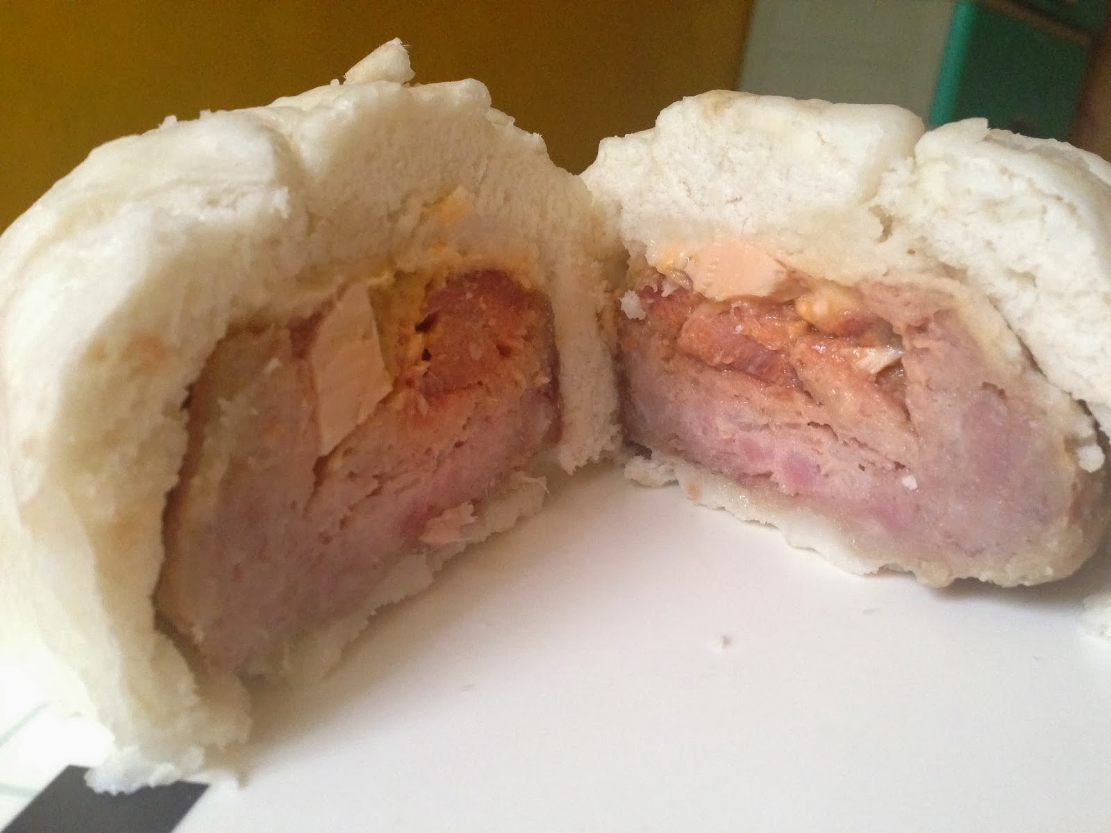 tetadventurer: TRY EAT: Kowloon House's Siopao!