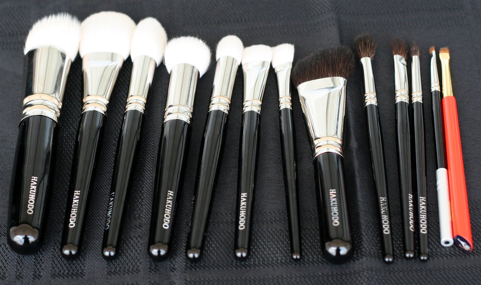 We Should Makeup More Hakuhodo Brushes