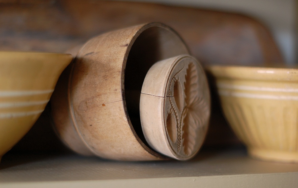 Frog Goes to Market Antique Butter Mold