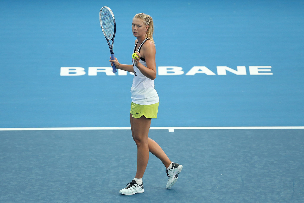 abbiglimento artengo - Pagina 9 Maria+Sharapova+Brisbane+International+Practice+O9sGmJvr365x