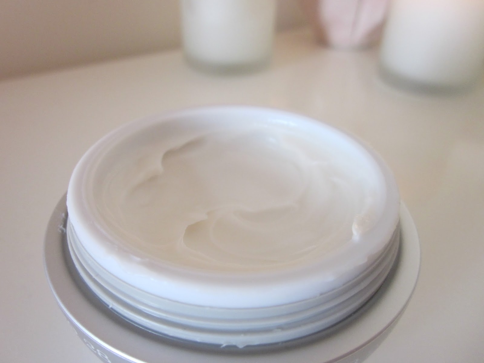 lulu's time bomb neck jaw chest cream review