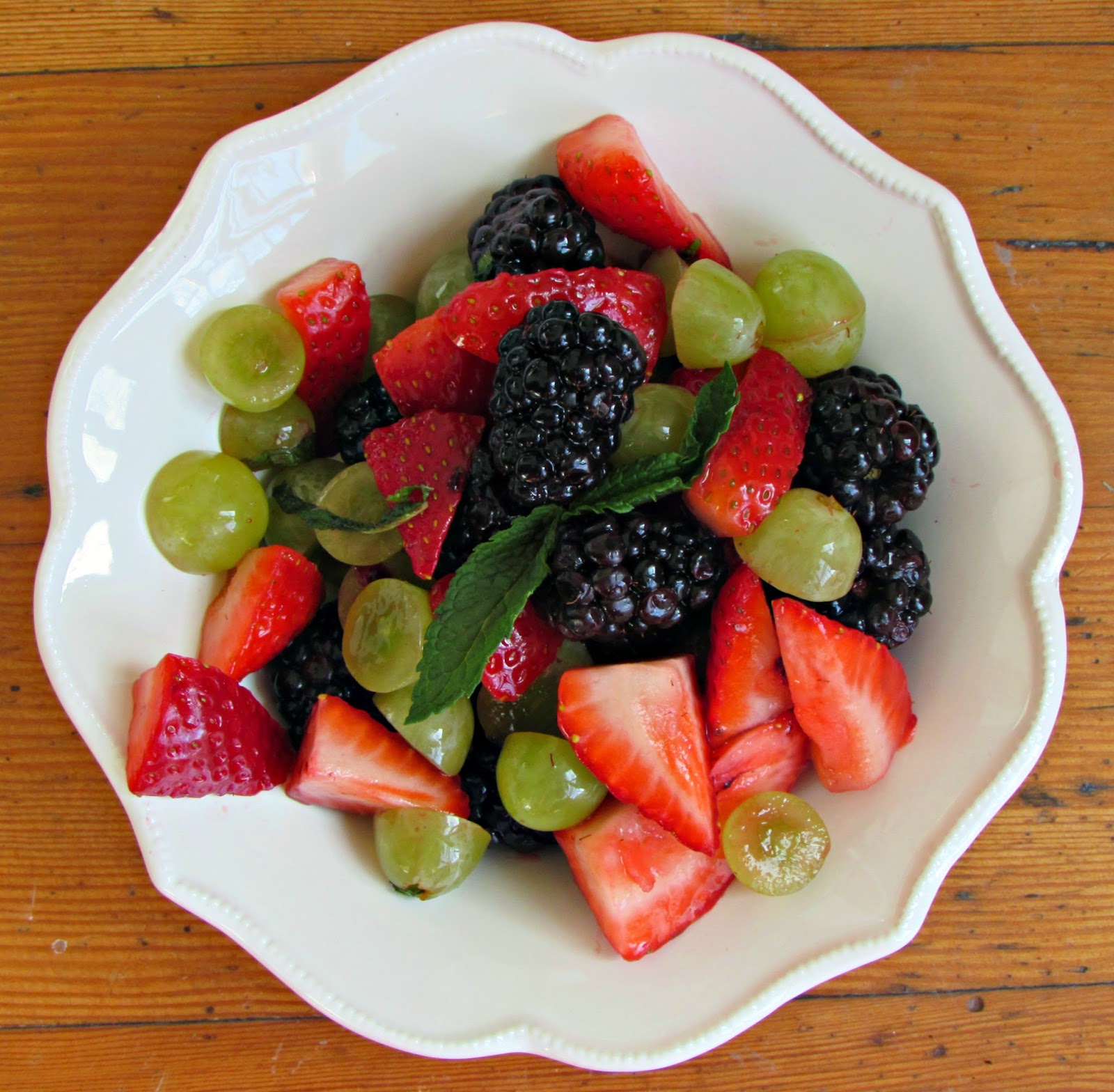 Chicago Jogger Healthy Fruit Salad with Vanilla Mint Dressing.