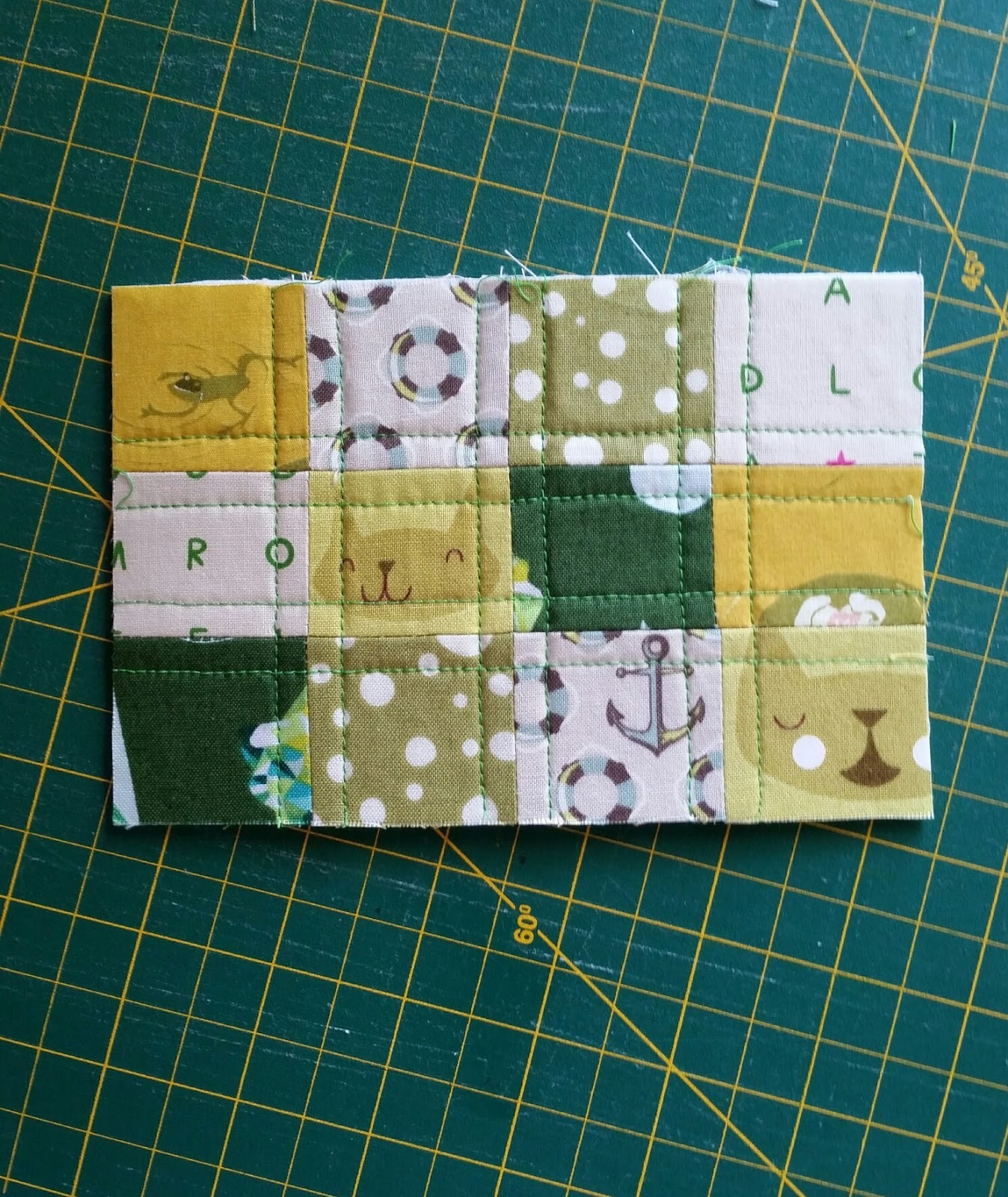 52 Quilters Fabric Postcards a tutorial