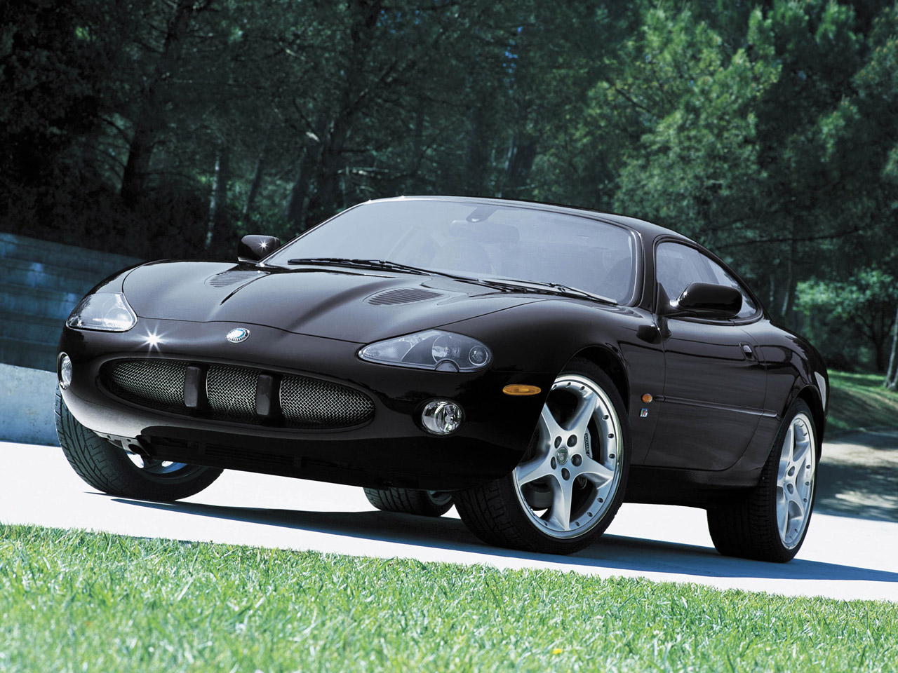 2003-Jaguar-XKR-Coupe-Black-1280x960.jpg