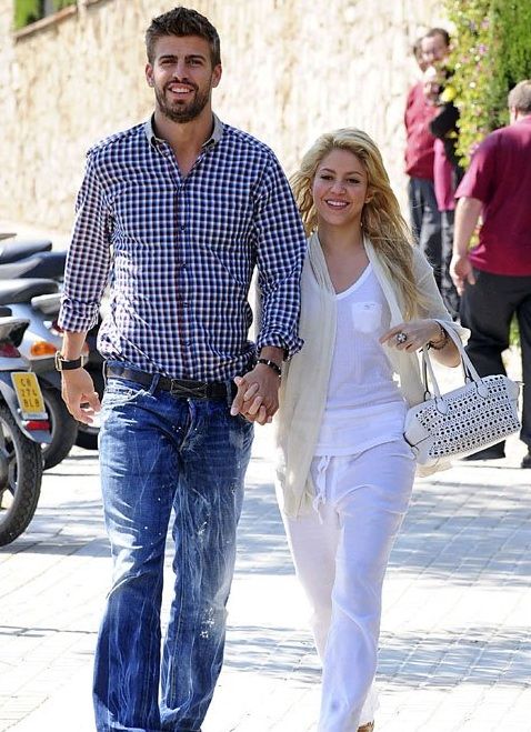 estrellas y musica: Shakira celebró victoria del equipo de su novio