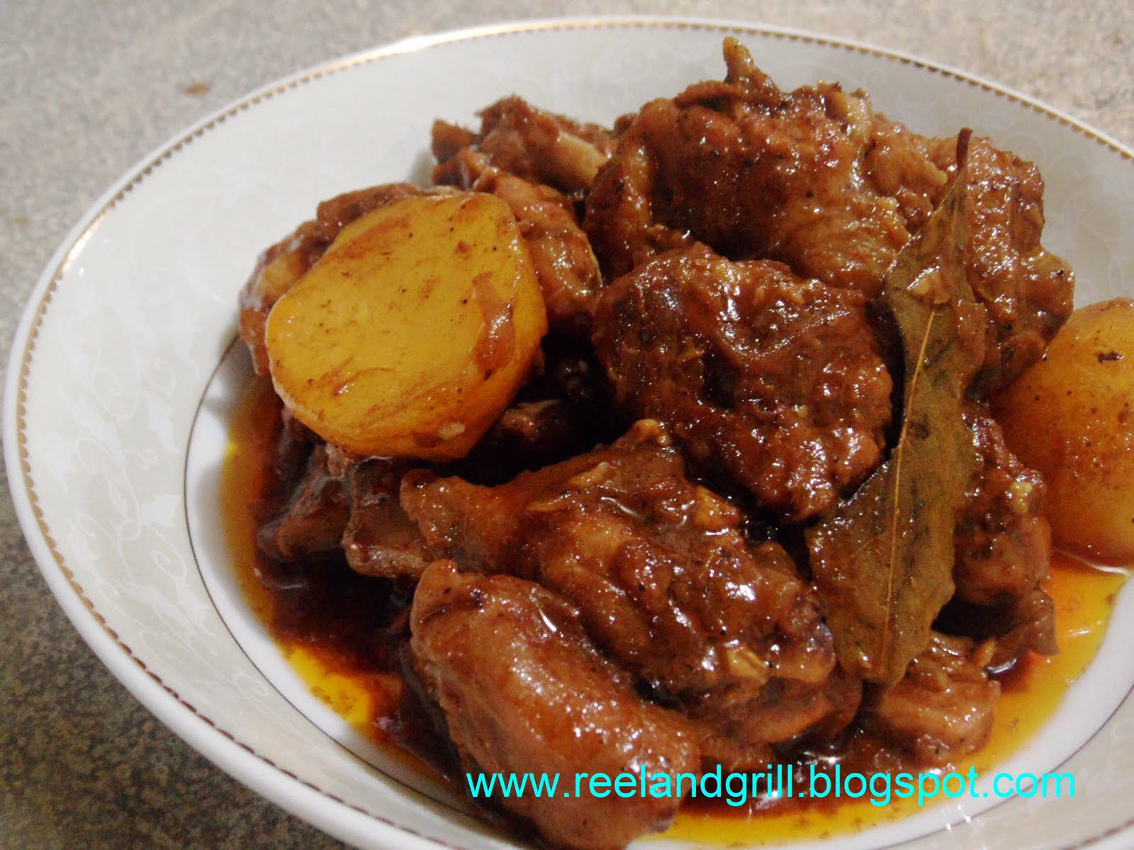 Reel and Grill: Adobong Manok Sa Tomato Sauce (Chicken Adobo with