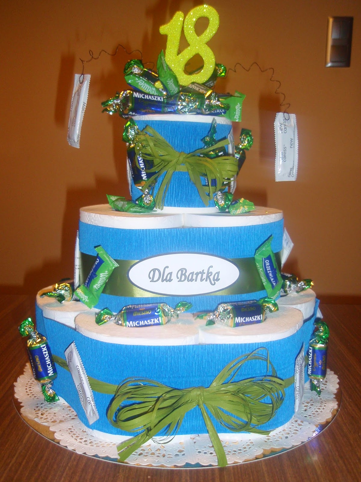 Prezenty na różne okazje Tort z papieru toaletowego