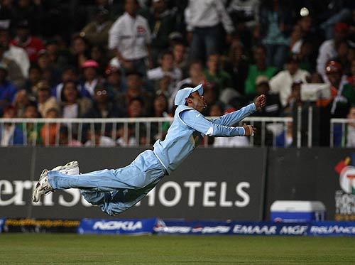 Post Cricket Singles - Page 33 Best+Catch+by+an+Indian