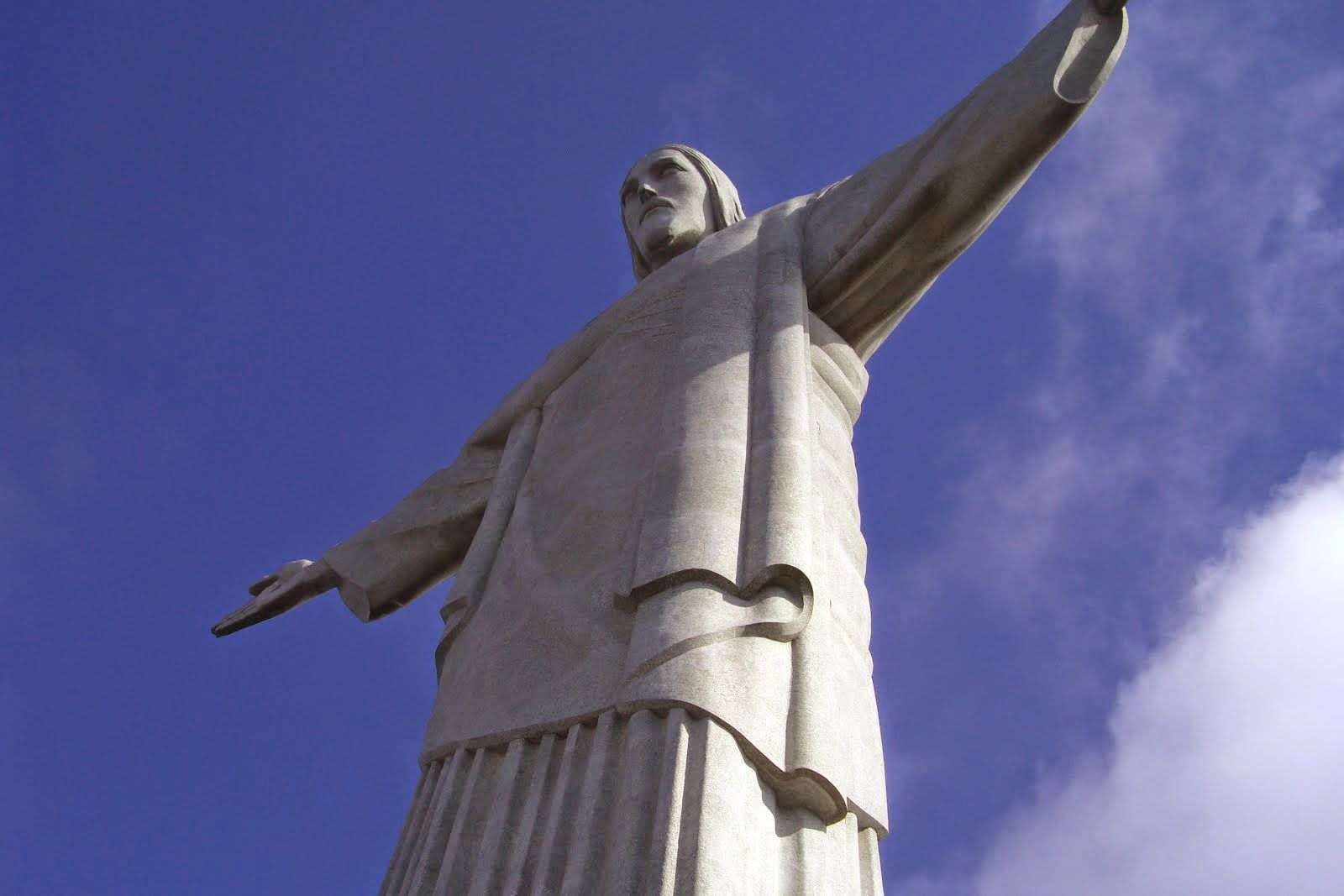 Corcovado de Rio ou Christo Ré de Lisbonne ?