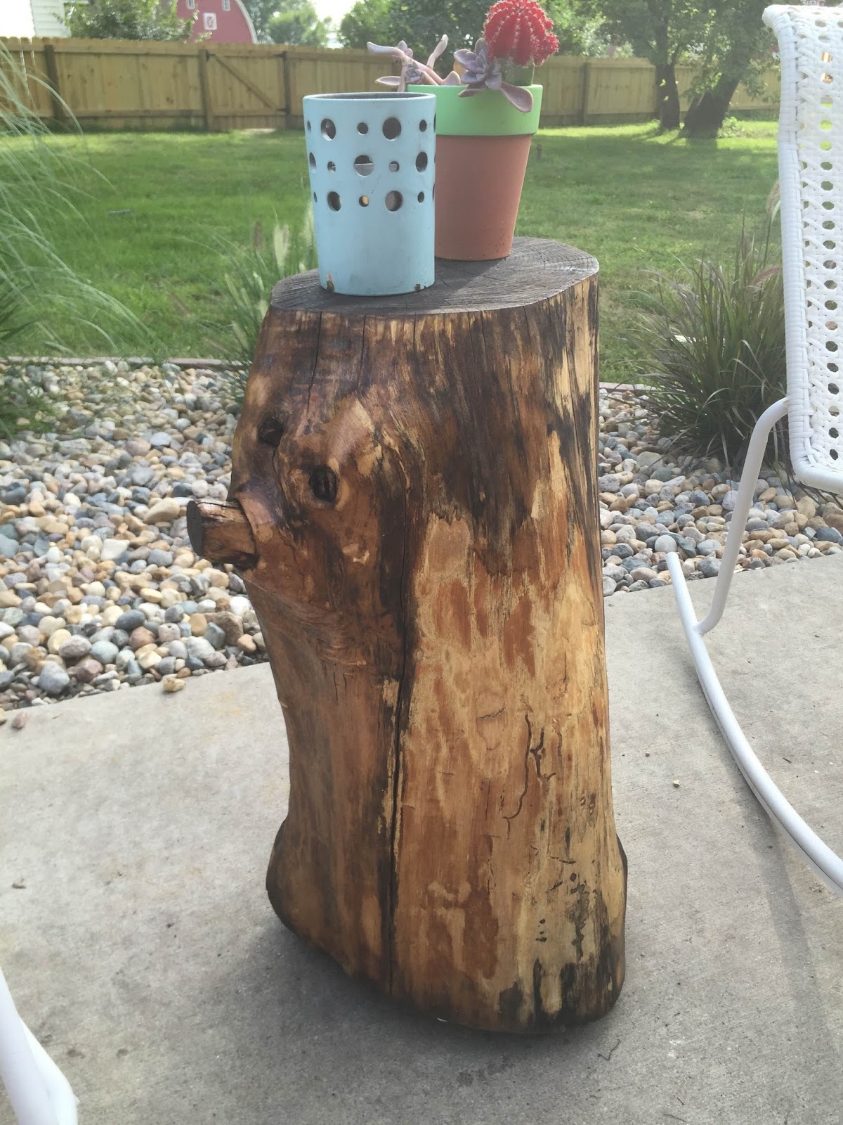 DIY Sunday Tree Stump Side Table The Dabbling Crafter