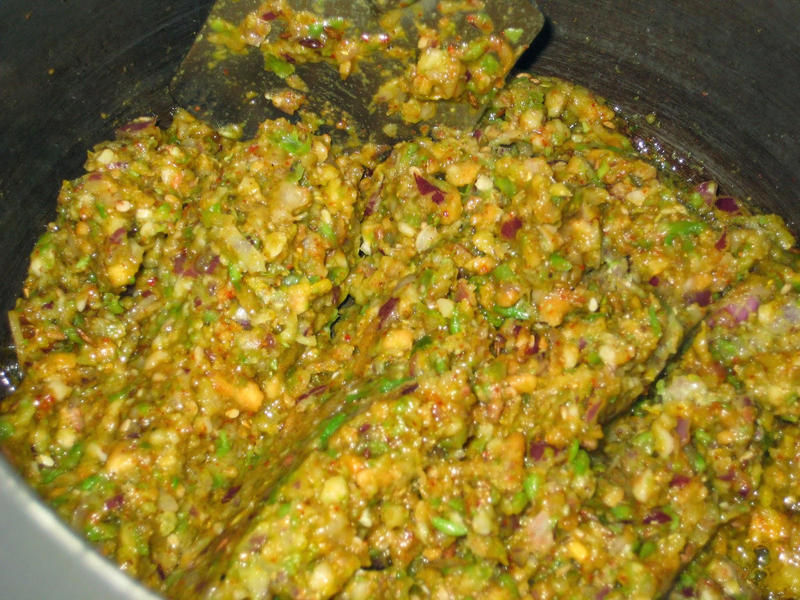 Vegetarian Medley Potatoes In Peanuts & Sesame Seeds Gravy (Gujarati