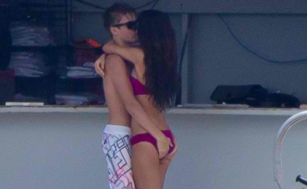 selena gomez yacht pictures. Selena Gomez and Justin