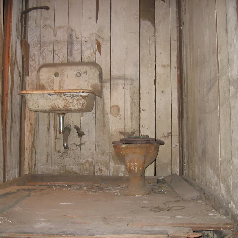 Builders Who? Bucket Then, Johnson Suisse Now...........