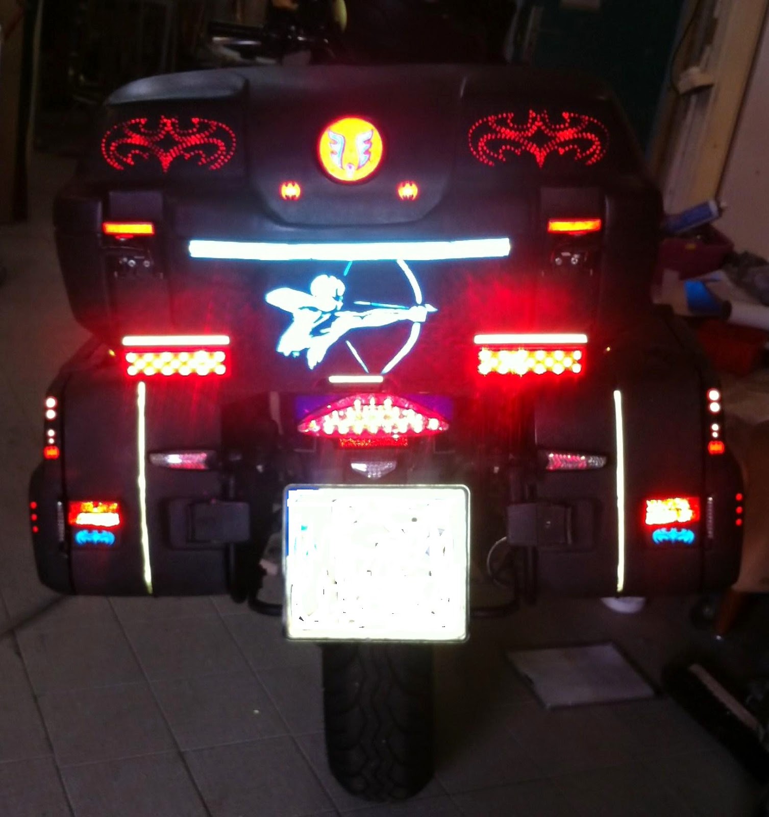Airbrush NTV 650 Honda Bat-Bike Beleuchtung hinten
