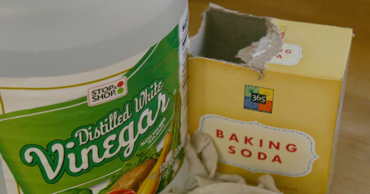 Olivia Cleans Green Vinegar & Baking Soda BFFs? Not so much.