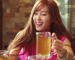 20 de agosto y la familie.  Hyomin+T-ara+The+Thousandth+Man+Drinking+Beer+GIF+%25282%2529