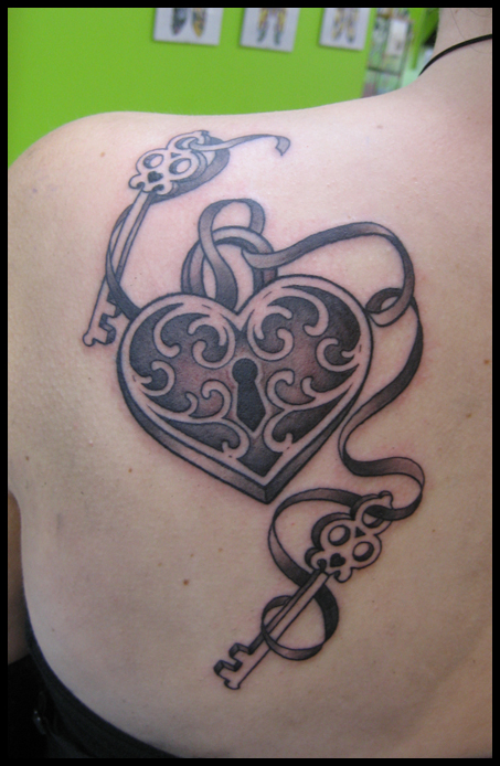 Classy Tattoos: Heart Locket Tattoo