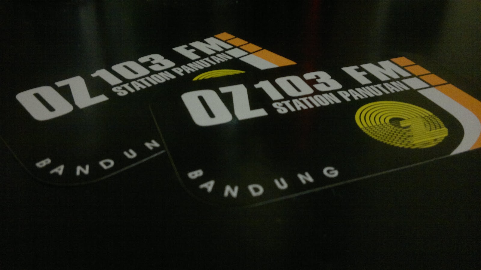 Radio Branding Materials: Sticker | Oz 103 FM Bandung (awal 2000an)